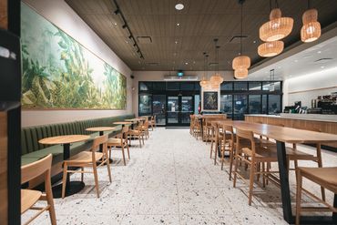 Starbucks, Restaurant Photography Winnipeg, Mike McComb, Wornstar Media www.wornstarmedia.com