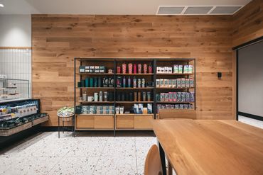 Starbucks, Restaurant Photography Winnipeg, Mike McComb, Wornstar Media www.wornstarmedia.com