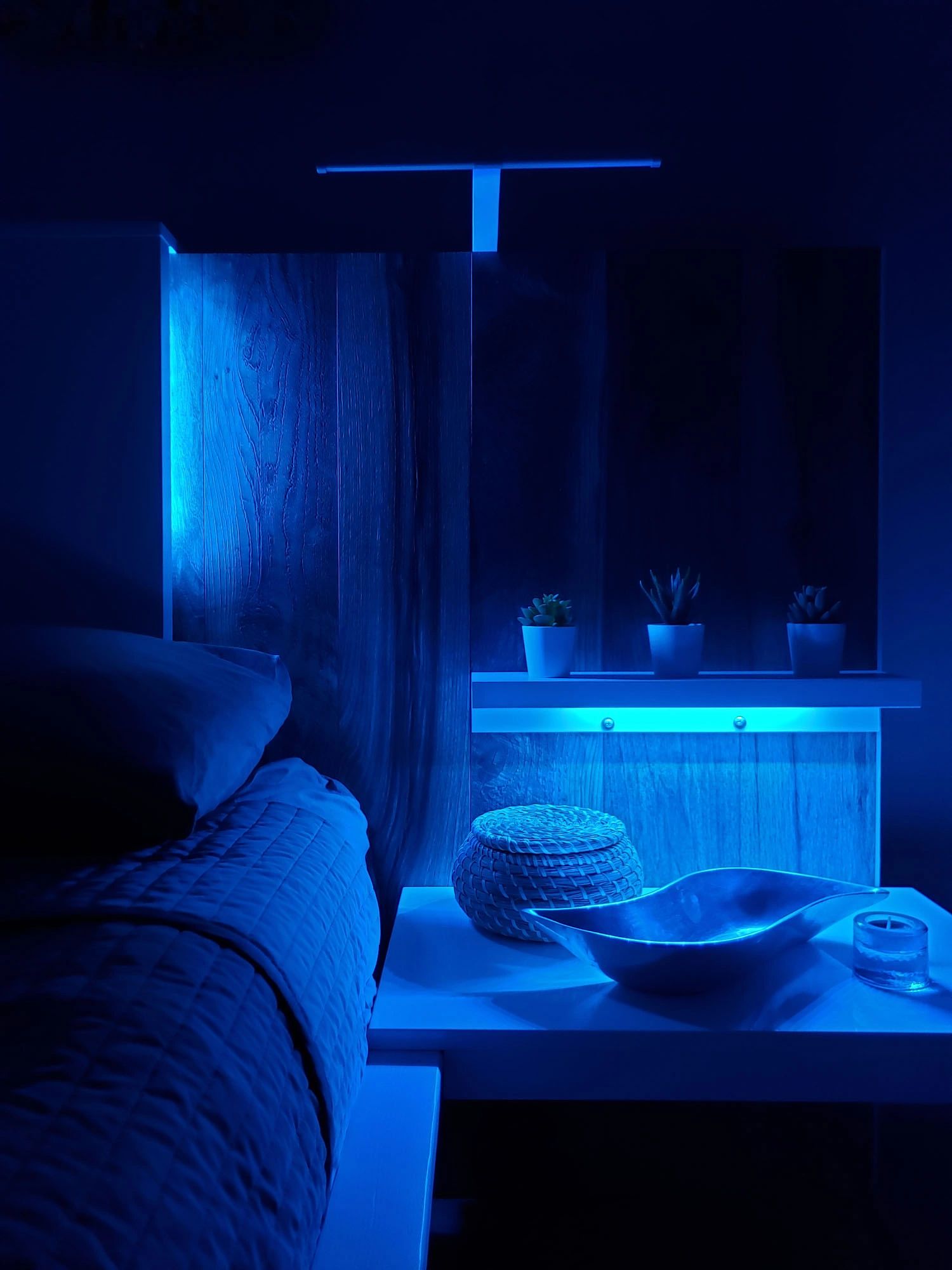 blue color MOOD LIGHTING in a room