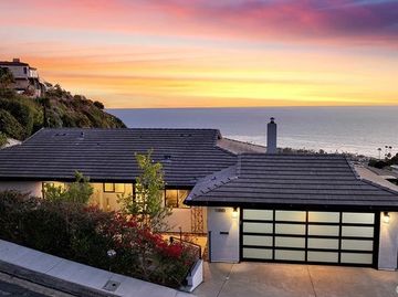 Irvine CA window cleaning — trusted window washers for residential and commercial properties in OC