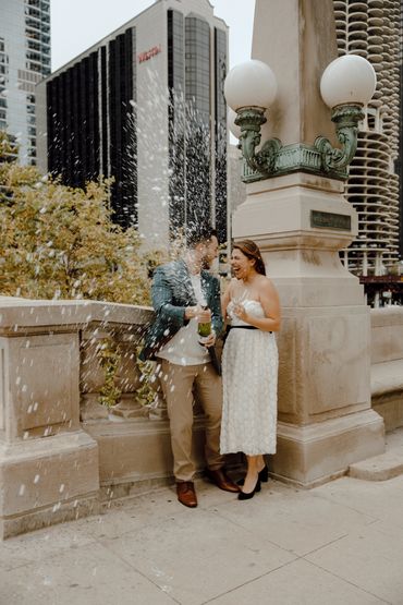 champagne pop couple
Chicago engagement photographer
Park Ridge