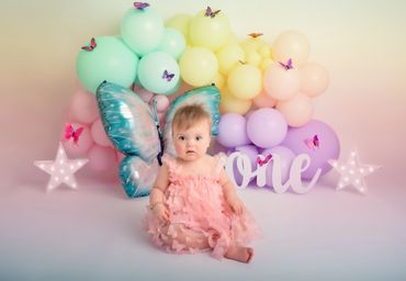 butterfly theme cake smash photoshoot