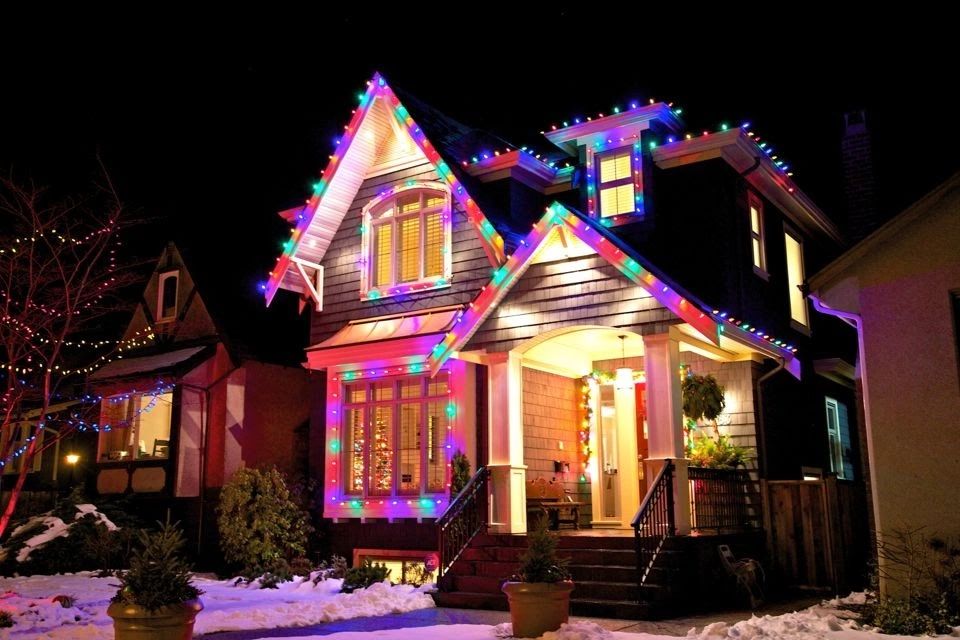 Multicolor C9 Christmas Lights on roofline
