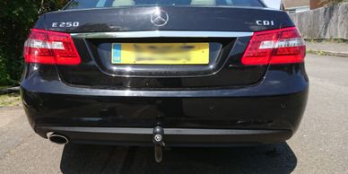 Mercedes E-Class detachable tow-trust towbar fitted with 13pin electrics in Thrapston.