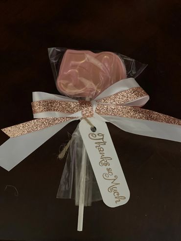 Delicious chocolate lollipops made to order for birthdays, baby showers, bridal showers! Impressive!