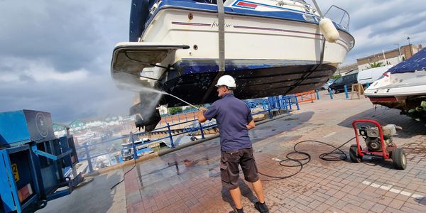 Antifouling and Hull Care
Pressure washing at the end of the season is a must, as is antifouling in 