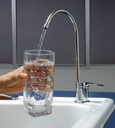 Filtros y purificadores de agua con luz ultravioleta, ósmosis inversa, ultrafiltración, ozono