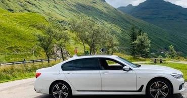 exterior of glasgow private cabs