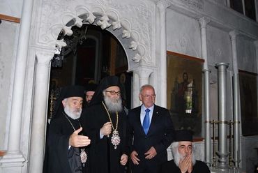 المهندس نهاد سمعان مع البطرك اليازجي