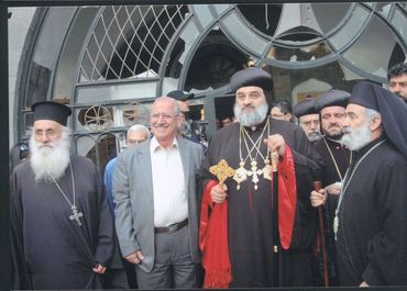 المهندس نهاد سمعان مع البطرك أفرام الثاني