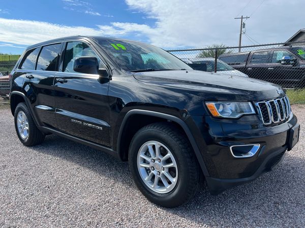 2019 Jeep Grand Cherokee Laredo