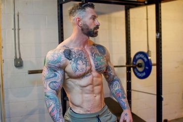 Joe Steel amateur bodybuilder and fitness model after lifting weights