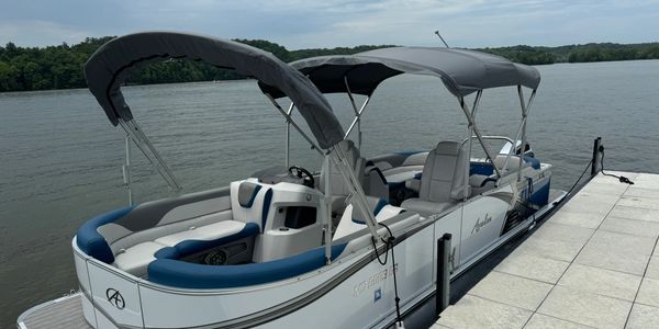 25' Tritoon - Avalon 14-Passenger w/ 250 HP