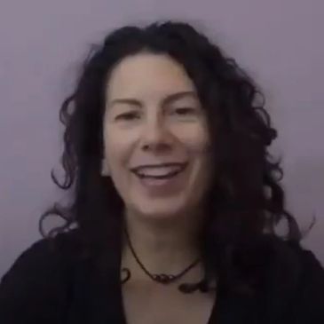 Catherine Capozzi: Guitar, Bass & Ukulele