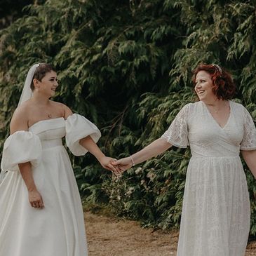 Brides Ellie & Jen, shot by Daria Photographs at Orsett Hall.