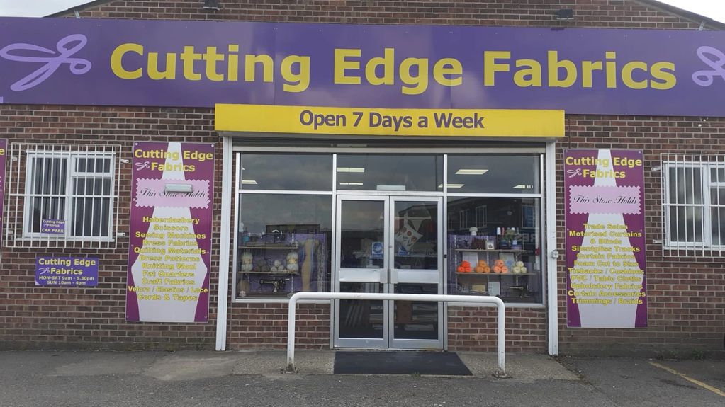 Cutting edge fabrics Newbury
Curtains
Blinds
Wool
Haberdashery
Thread
Tracks
Poles
Made to measure