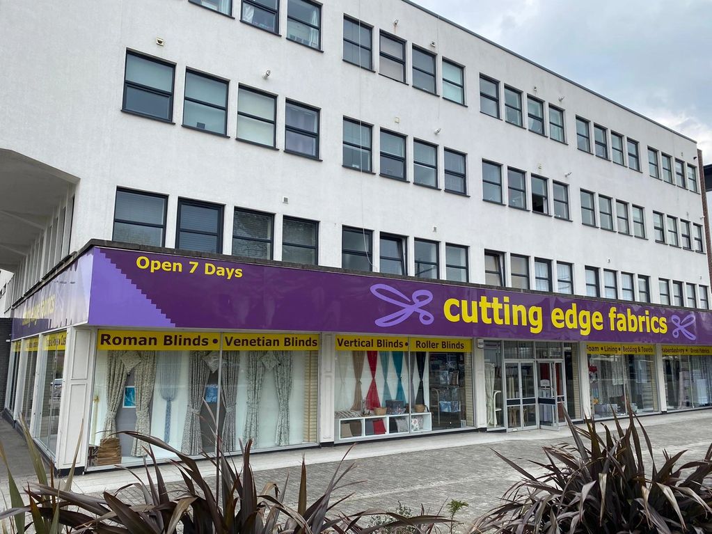 Cutting edge fabrics Waterlooville
Curtains
Blinds
Made to measure
Wool
Haberdashery
Tracks
Poles