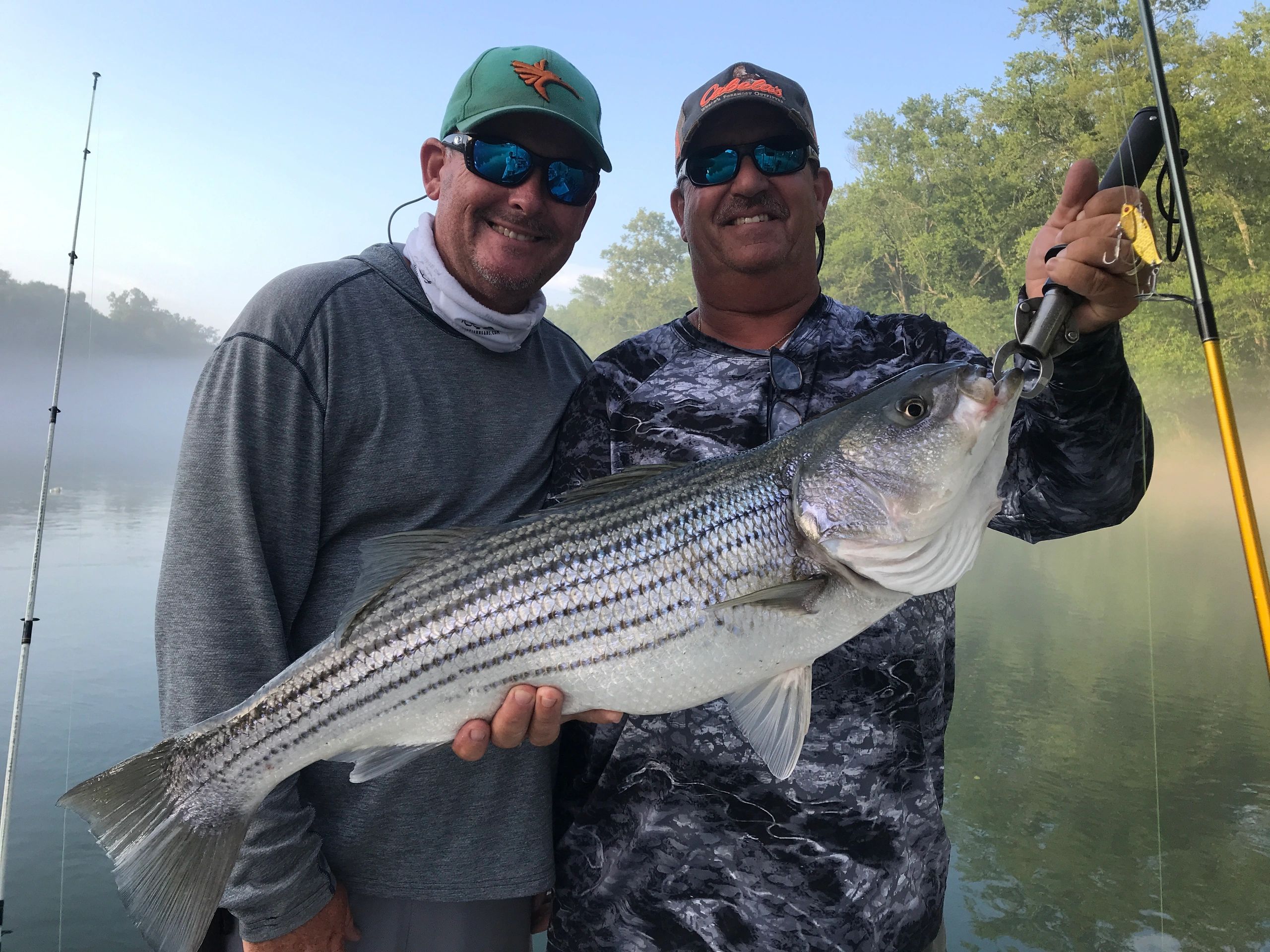 Fishing Guide on Lake Oconee. Striper fishing guide and Hybrid fishing guide.