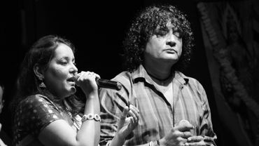 Yashashree Bhave is singing live in Nagpur