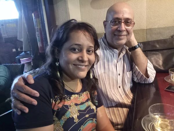 Pramod Moutho is having dinner with Yashashree Bhave after music show.