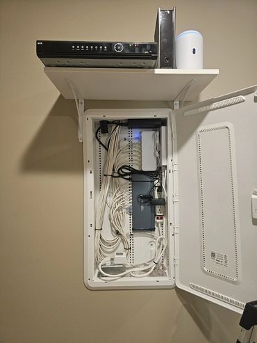Custom structured wiring for internet in new and older homes, as well as businesses.