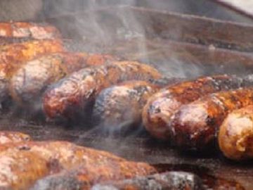Argentinean charcoal grill catering. BBQ chorizo
