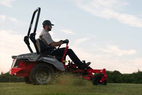 GRAVELY ELECTRIC LAWN MOWER