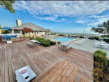 The other side of the pool!