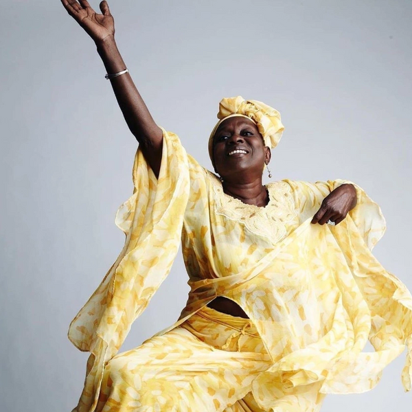 Marie Basse Wiles Dancing