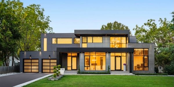 Award winning design of Custom build home in Oakville, ON.