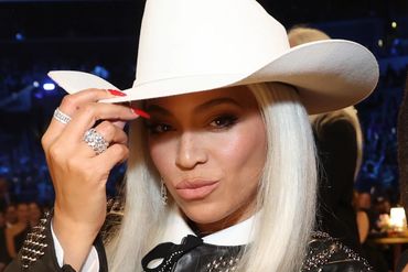 Beyoncé becomes first Black woman with No. 1 country song for 'Texas Hold 'Em'