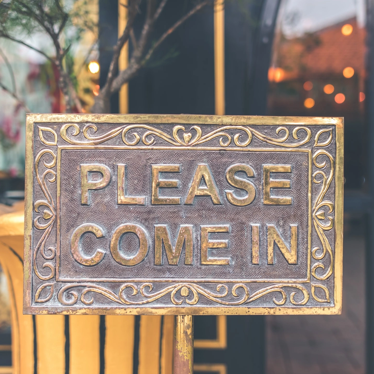 Welcome sign, Please Come in. 
House Healing, House Healer, Dowser, Dowsing rods