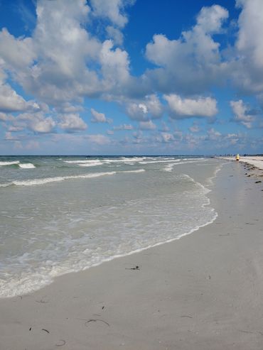 brant-crockett-looking-at-clouds-over-lido-beach