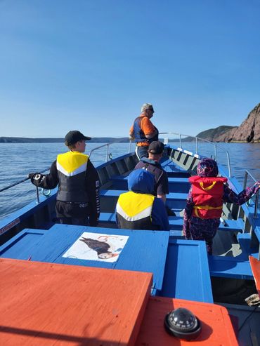 Da boys are on the water, enjoying a beautiful day on the Ocean.