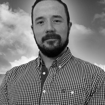 Dr Max Draper lead clinician at Alphagenix, men's health and testosterone expert.