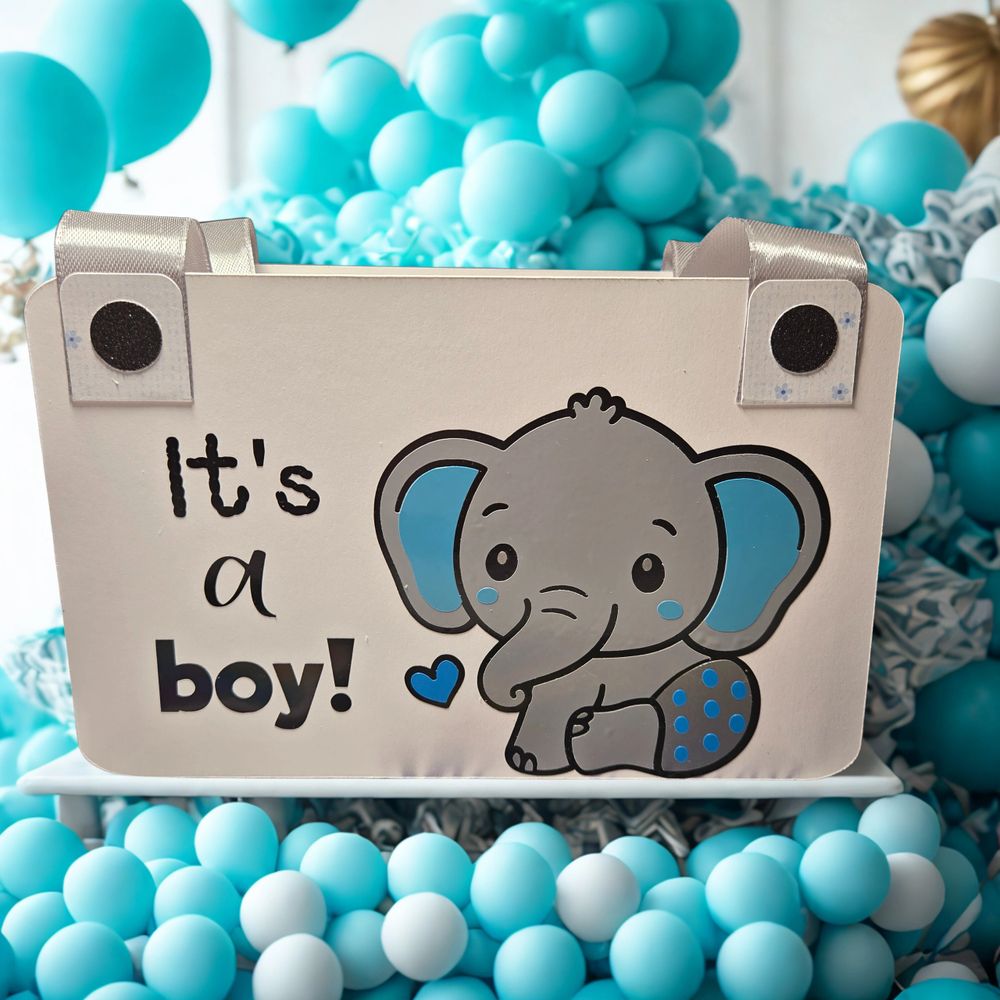 Cute blue and grey elephant "It's a boy" gift-bag tote. Great way to show off your gifts.