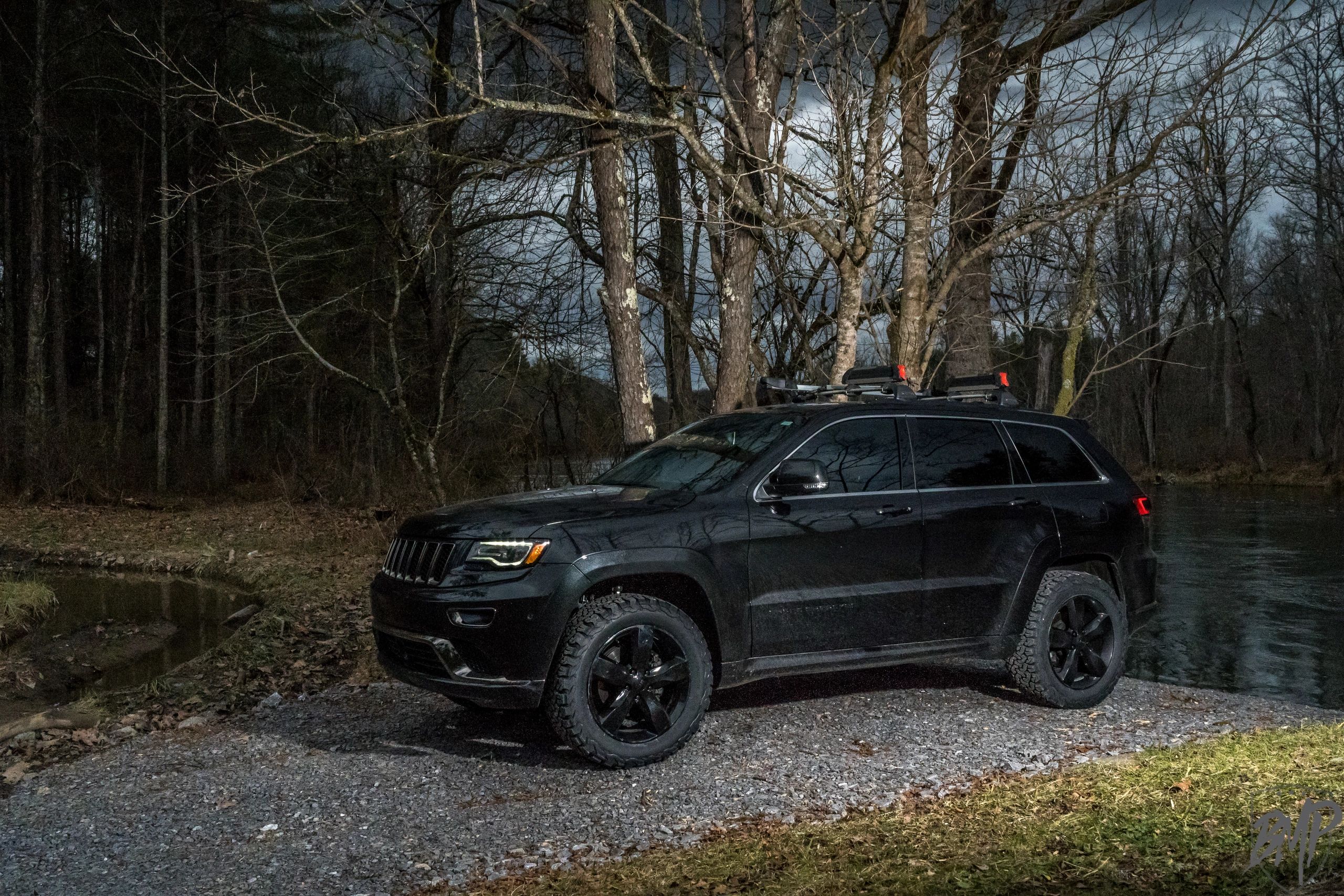 Level the front with AirLinks to the rear to add a more aggressive stance and tire clearance