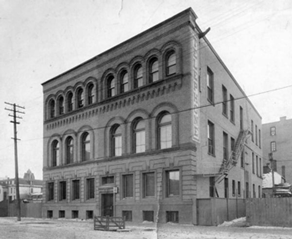 Bell office, Thistle Street, 1905.