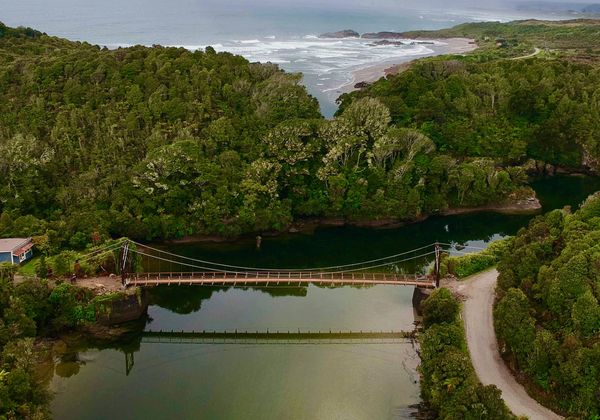Nine Mile River bridge, just 5 minutes drive to rivermouth swimming and beautiful beaches