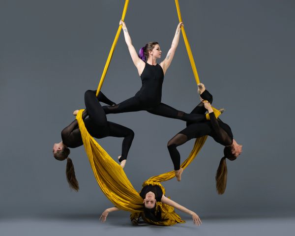 Aerial silk splits