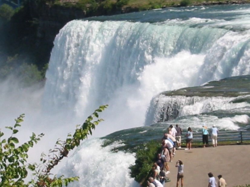 Niagara Falls - 10 minutes away -  Buffalo is also just 10 minutes away