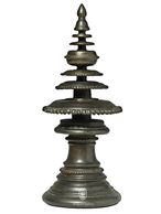 Reliquary in the shape of a chorten  
供品用舍利子佛塔
Nepal / 尼泊爾
Ca. 17th century / 約十七世紀
Galleries 東寶齋