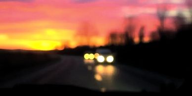 Demonstration of driving at night with glare and halos due to a cataract before eye surgery