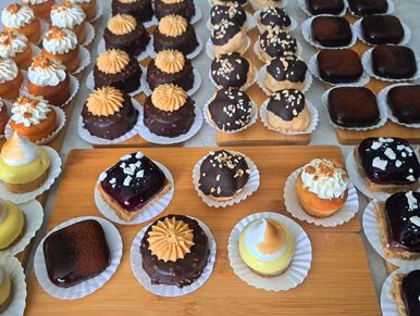 corporate platter, catering, cakes, dessert, sweets, canape. Team building