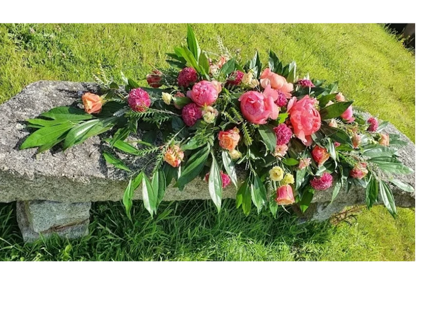 Double ended peony casket spray
