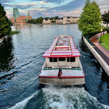 Friendship Boat - Vacationears