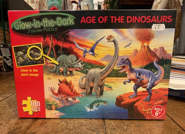 Glow in the dark Age of the Dinosaurs - 100pcs - £9