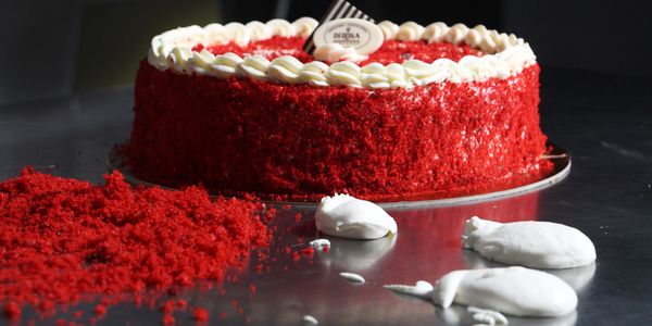 Elegante profilo della mia torta Red Cake.
Il mio motto: cervello in moto perpetuo.Di Rosa Francesco pastry chef