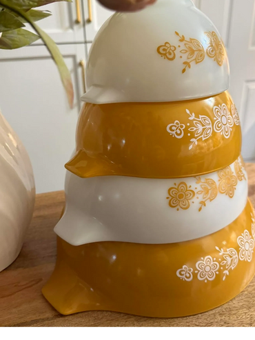 Pyrex Cinderella Bowl Set