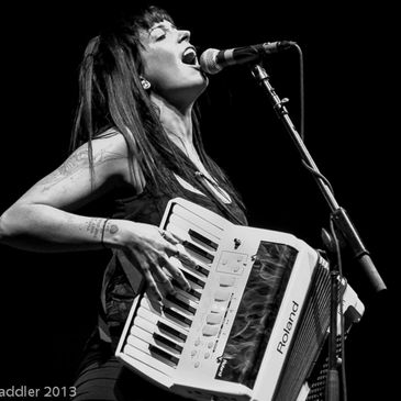 katie. punk rock. music. accordian. the mahones. irish. canadien. tattoos. woman. hair. beauty.